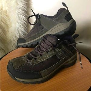 Teva Hiking Shoes 6 NWOT
